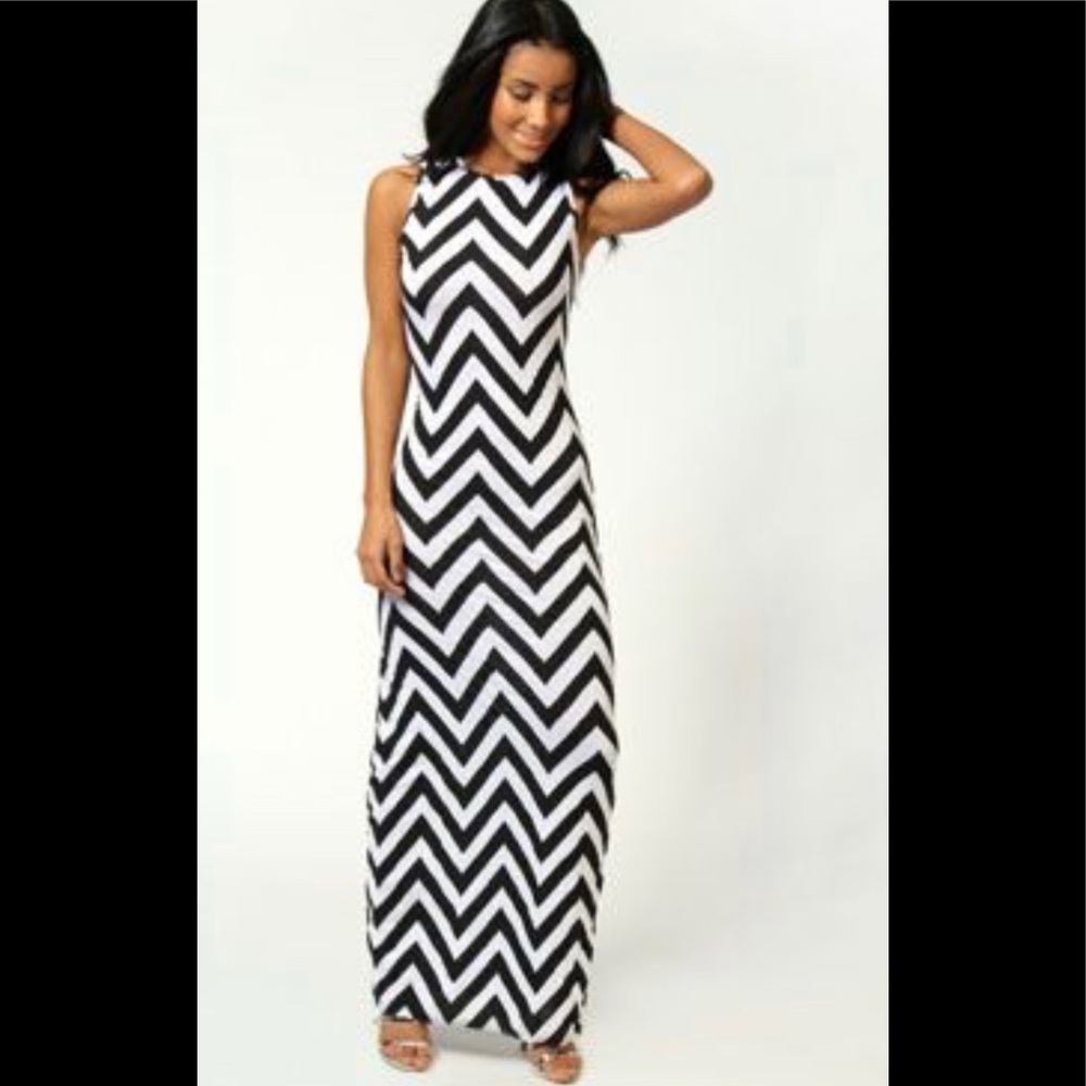 Boohoo Jenny Monochrome Printed Open Back Maxi